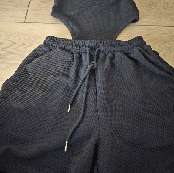 Top - Picture 2 of 9